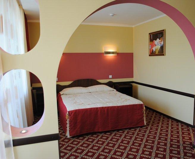 Rassvet Hotell Dnipro Rom bilde